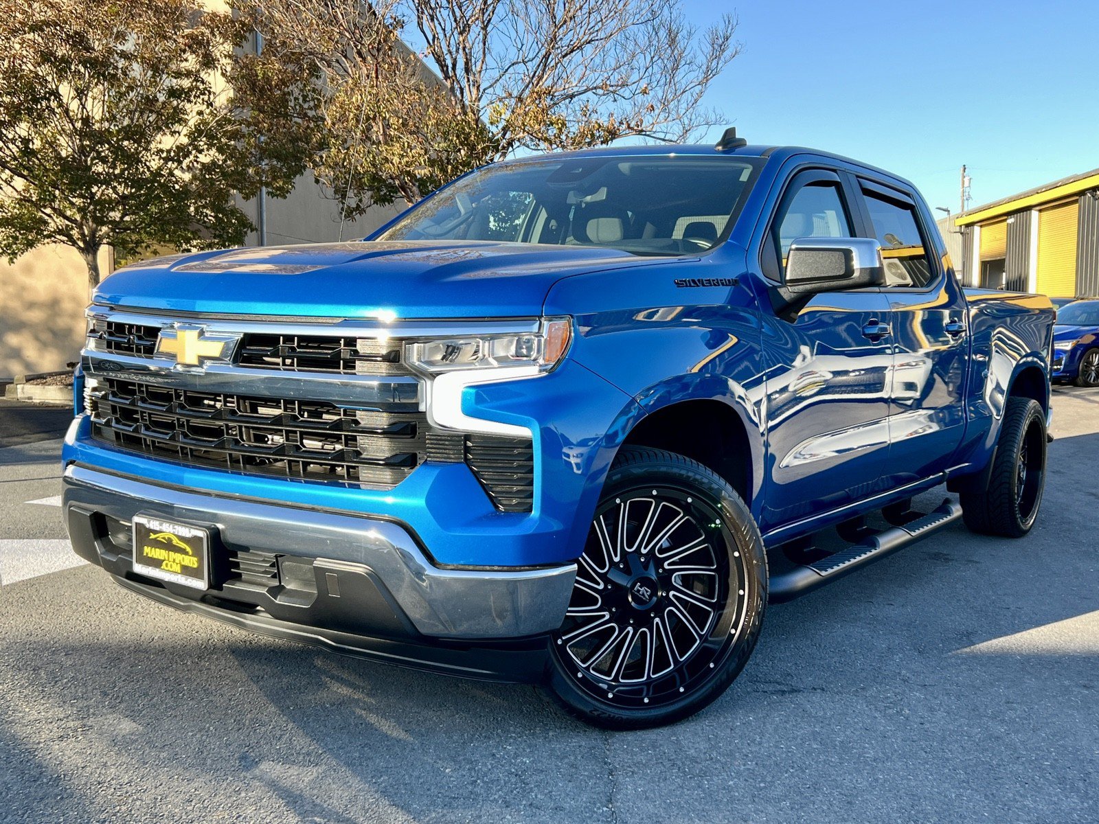 Used 2022 Chevrolet Silverado 1500 LT RWD image 2