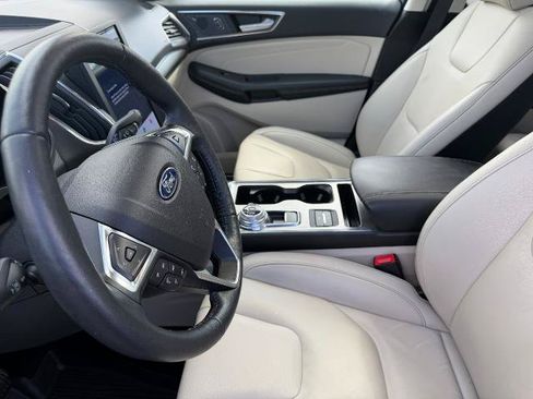 Certified 2022 Ford Edge Titanium AWD/4WD image 10