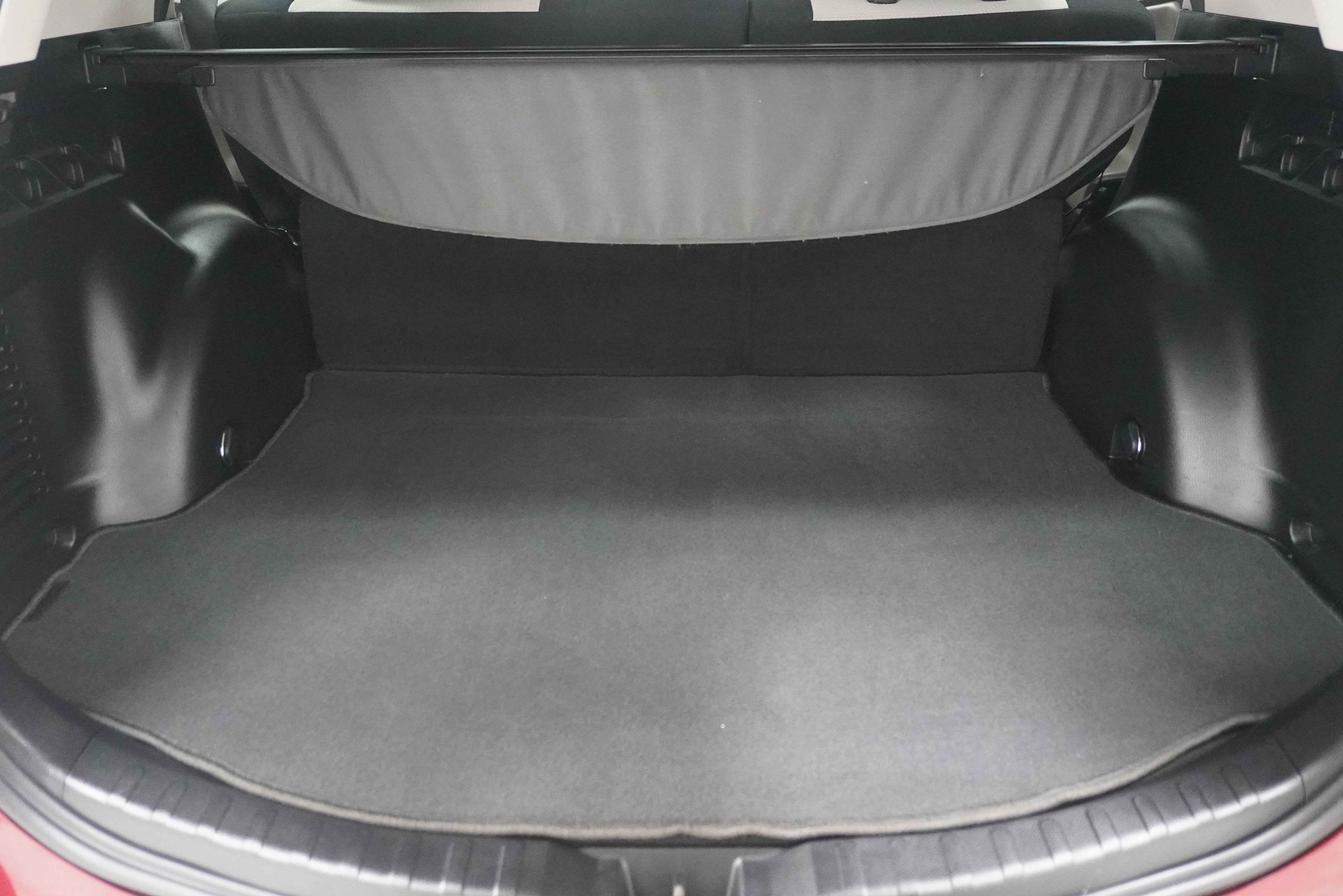 Used 2018 Toyota RAV4 XLE FWD image 27