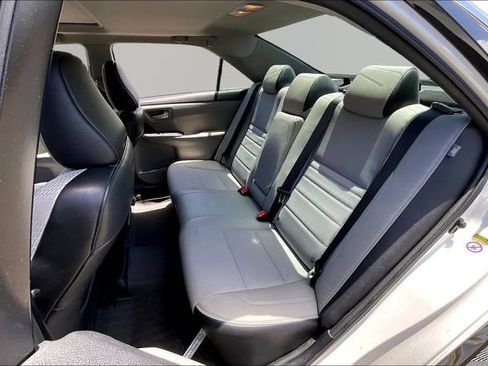 Used 2017 Toyota Camry SE FWD image 16