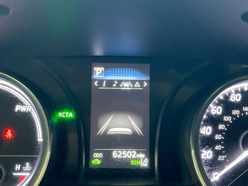 Used 2020 Toyota Camry SE image 15