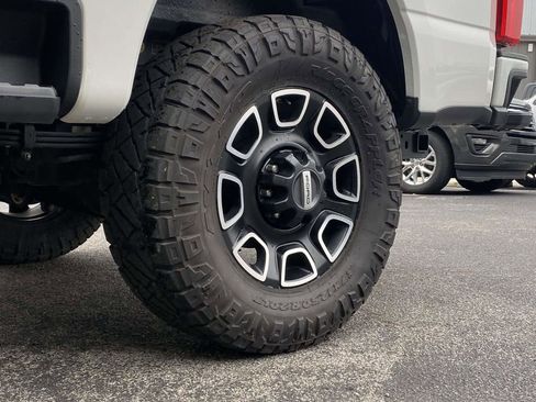 Used 2024 Ford F250 Platinum image 12