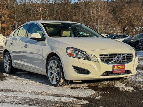 Used 2011 Volvo S60 T6 image 1