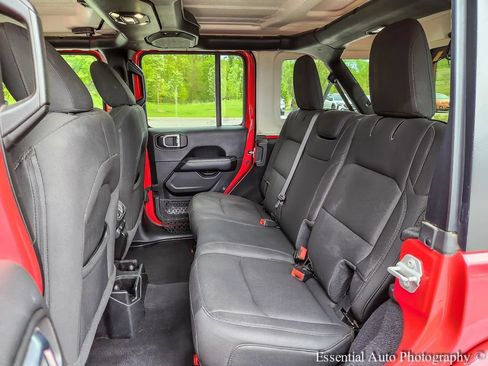 Used 2020 Jeep Wrangler Unlimited Sahara AWD/4WD image 10