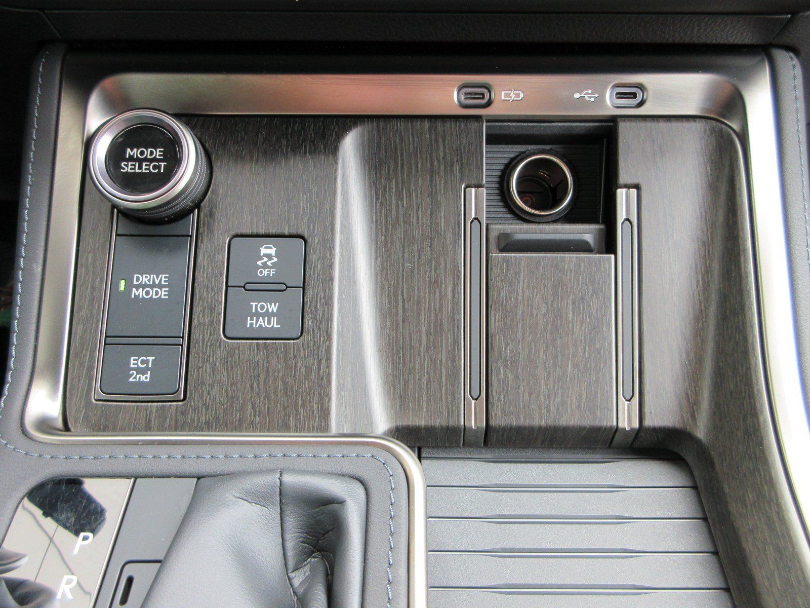 Used 2024 Lexus GX 550 w/ Accessory Package (31) AWD/4WD image 49