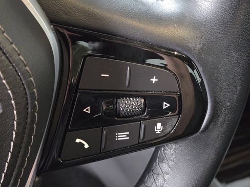 Used 2023 BMW 530i w/ Convenience Package image 31