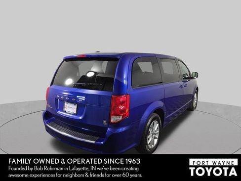 Used 2020 Dodge Grand Caravan SE FWD image 7