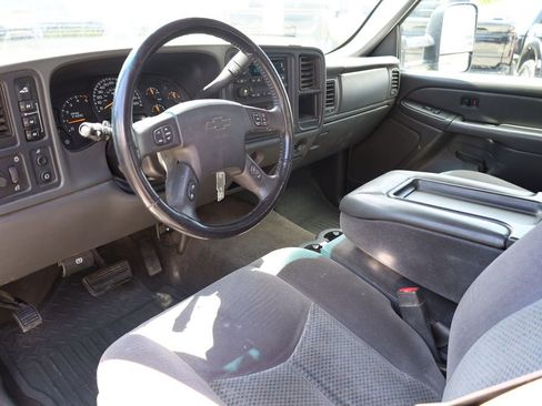 Used 2007 Chevrolet Silverado 2500 LT w/ Heavy-Duty Power Package AWD/4WD image 12