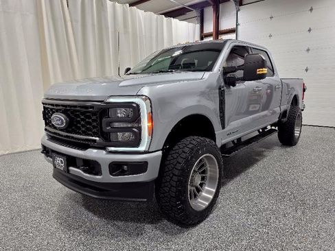 Used 2023 Ford F250 XLT w/ XLT Premium Package AWD/4WD image 5