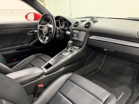 Certified 2019 Porsche 718 Cayman S RWD image 21