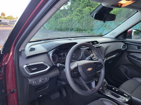 Certified 2022 Chevrolet TrailBlazer LT w/ Confidence II Package FWD image 27