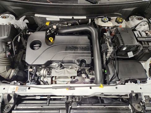 Used 2024 Chevrolet Equinox LS FWD image 28