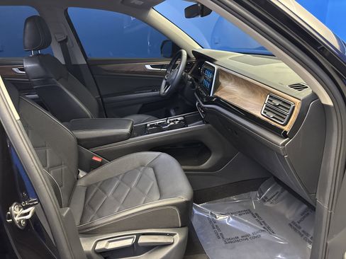 Used 2024 Volkswagen Atlas SE AWD/4WD image 22