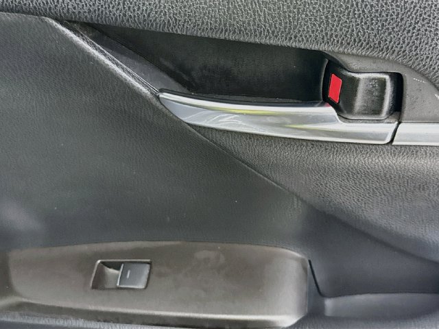 Used 2022 Toyota Camry XLE FWD image 28
