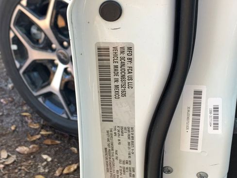 Used 2025 Jeep Compass Limited image 10