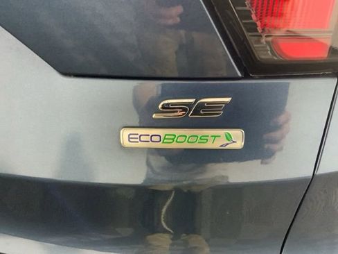 Used 2018 Ford Escape SE image 16