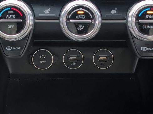 Used 2023 Genesis G70 2.0T image 6