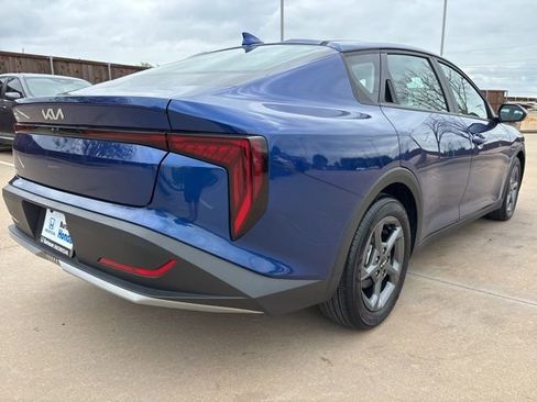 Used 2025 Kia K4 FWD image 3