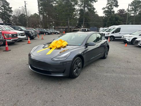 Used 2023 Tesla Model 3 Standard Range image 1
