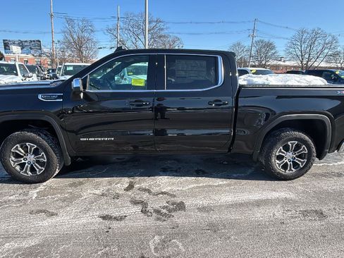 New 2026 GMC Sierra 1500 SLE image 4