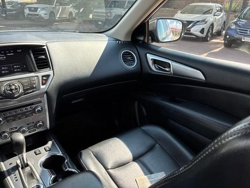 Used 2019 Nissan Pathfinder SL AWD/4WD image 28
