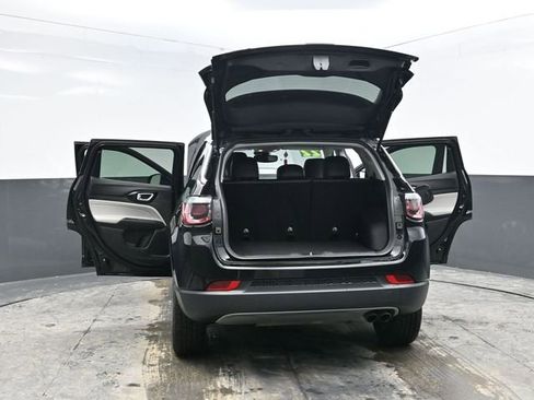 Used 2022 Jeep Compass Limited image 41