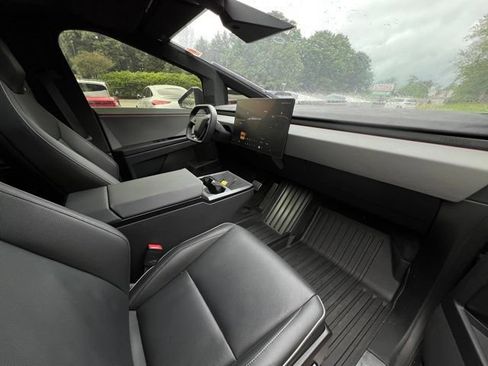 Used 2024 Tesla Cybertruck Cyberbeast AWD/4WD image 26