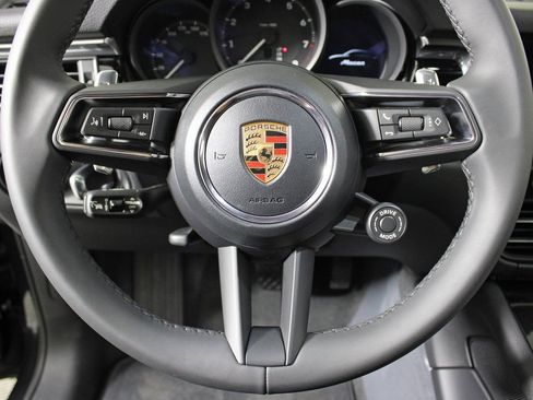 Certified 2026 Porsche Macan AWD/4WD image 21