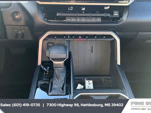 Used 2025 Toyota Tundra SR5 AWD/4WD image 24