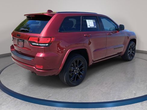 Used 2021 Jeep Grand Cherokee Laredo X AWD/4WD image 5