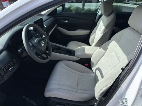 Used 2025 Honda Accord SE image 19