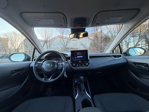 Used 2025 Toyota Corolla LE image 31