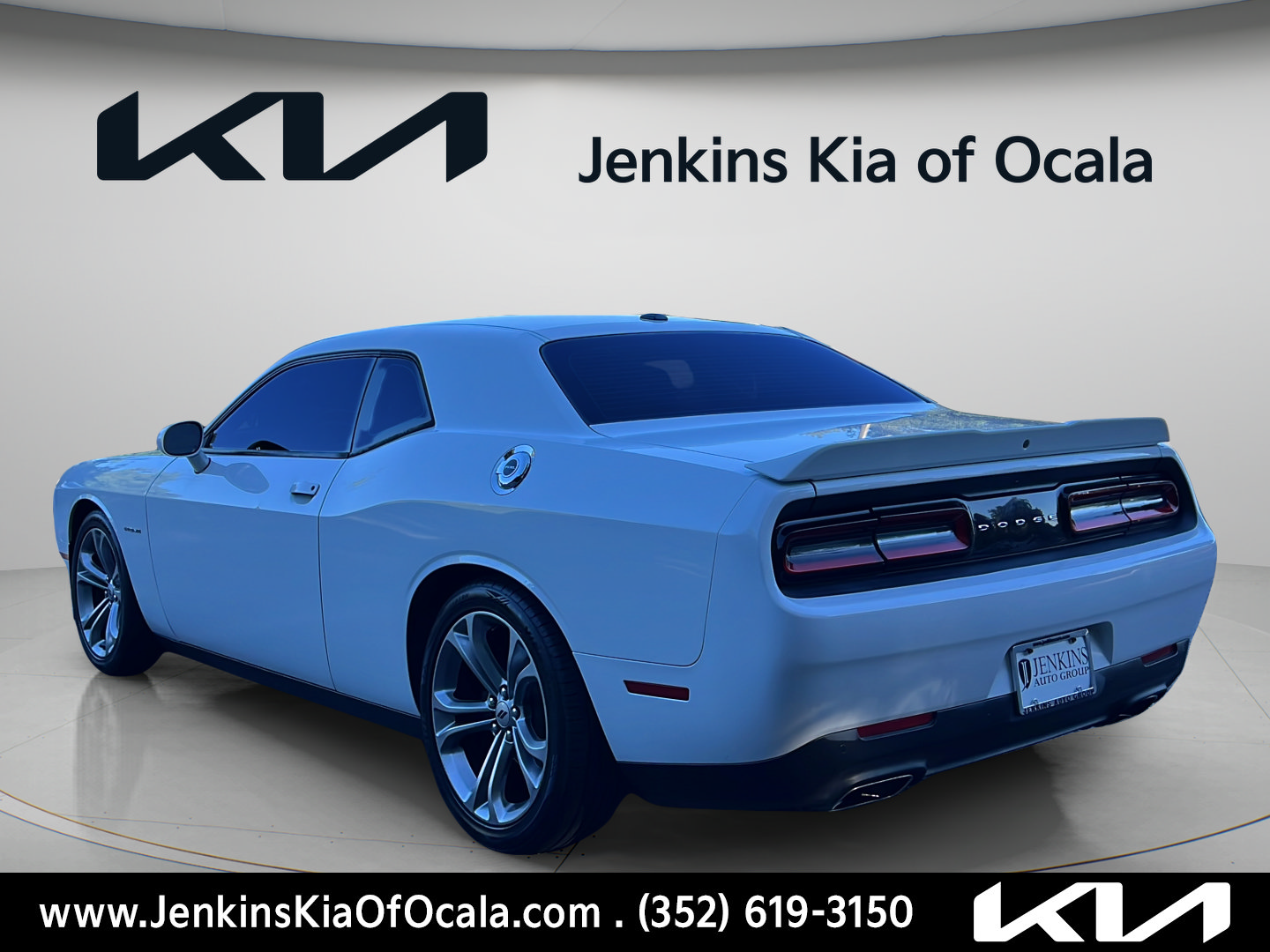 Used 2020 Dodge Challenger R/T RWD image 5