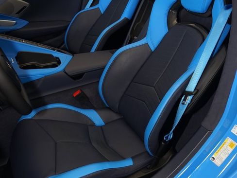 Used 2024 Chevrolet Corvette Stingray Premium Conv w/ Z51 Performance Package image 3