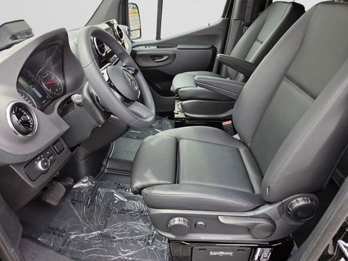 New 2025 Mercedes-Benz Sprinter 2500 image 10