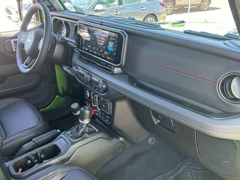 Used 2026 Jeep Wrangler Unlimited Rubicon AWD/4WD image 14