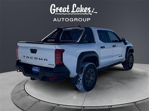Used 2024 Toyota Tacoma Trailhunter image 5