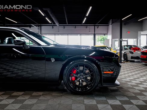 Used 2016 Dodge Challenger SRT Hellcat RWD image 11