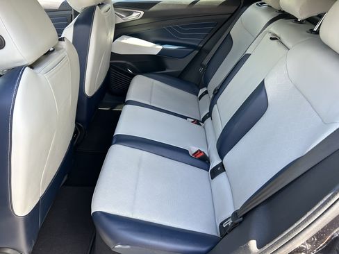 Used 2023 Volkswagen ID.4 Pro S AWD/4WD image 15