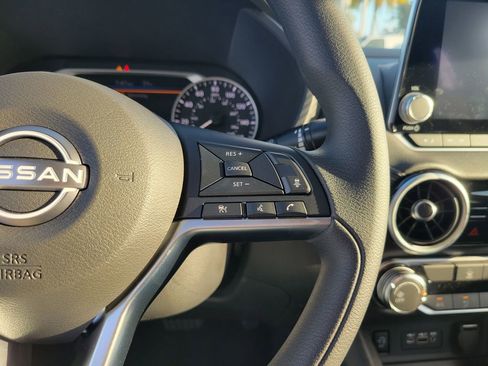 Used 2025 Nissan Sentra SV image 19