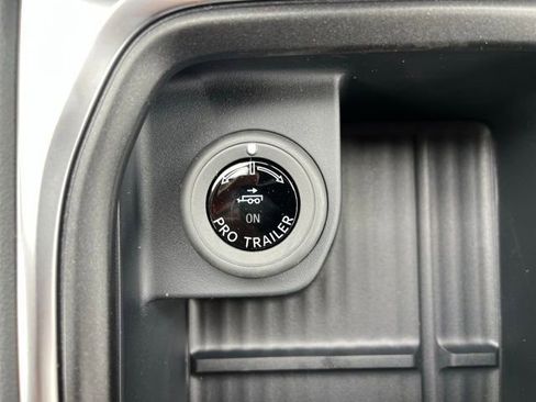 New 2026 Ford Expedition Active RWD image 15