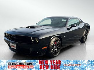 Used 2016 Dodge Challenger R/T video 2