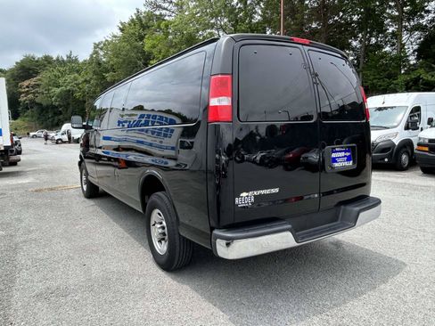 Used 2025 Chevrolet Express 3500 LT w/ LT Preferred Equipment Group RWD image 5