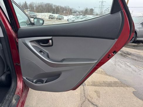 Used 2016 Hyundai Elantra SE image 26