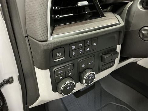 New 2026 Chevrolet Tahoe Premier AWD/4WD image 11