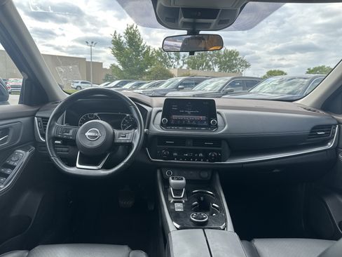 Used 2023 Nissan Rogue SV w/ SV Premium B Package AWD/4WD image 19