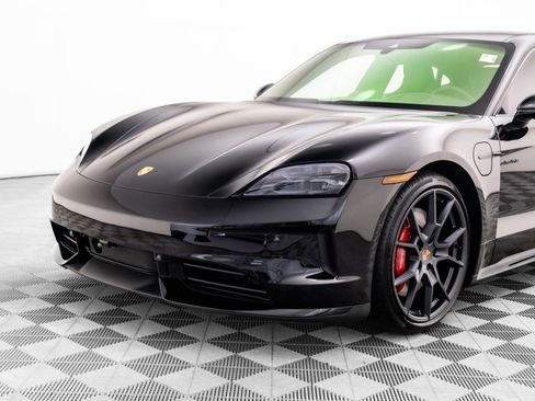 New 2026 Porsche Taycan GTS image 33