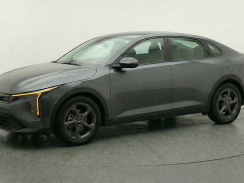 Used 2025 Kia K4 FWD image 3