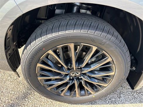 New 2026 INFINITI QX80 Autograph w/ Premium Cargo Package image 9