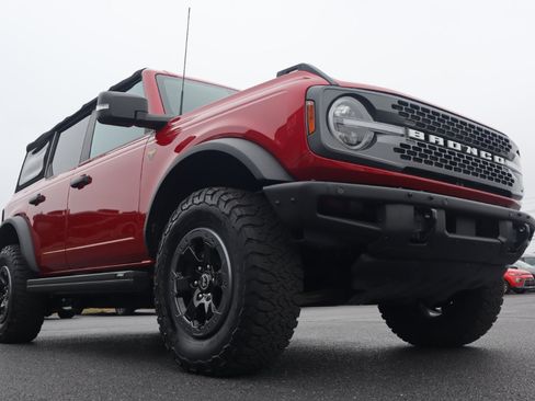 Used 2021 Ford Bronco Badlands image 16